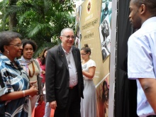 Presença do Reitor Prof. Pe. Josafá S.J. na abertura da Etnoafro - III Semana da Consciência Negra. Fotógrafo Antônio Albuquerque. Acervo do Núcleo de Memória.