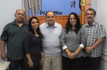 O decano do CCS, prof. Luiz Roberto Azevedo Cunha, e equipe do decanato: Carlos Alberto   de Abreu Adami, Luciana Angélica de Lima Alves Goulart, Luciana Mello de Mendonça Varanda   e José Pain. Fotógrafo Antônio Albuquerque.