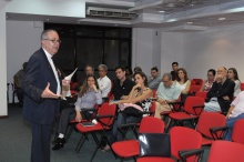 Fala do Reitor durante o evento. Fotógrafo Antônio Albuquerque. Acervo do Núcleo de Memória.