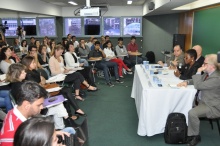 Palestra com a baronesa Valerie Amos na sala F300. Fotógrafo Antônio Albuquerque. Acervo do Núcleo de Memória.