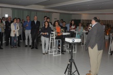 O Decano do CCS Prof. Luiz Roberto Cunha fala no lançamento do livro. Fotógrafo Antônio Albuquerque. Acervo do Núcleo de Memória.