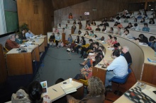 Palestrantes e plateia no Auditório do RDC. Fotógrafo Antônio Albuquerque. Acervo do Núcleo de Memória.