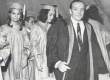 Alberto Dines na formatura de uma turma de Jornalismo da PUC-Rio, em 1965.