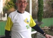 Padre Benkö com camisa da torcida brasileira, na casa jesuítica onde morava. Budapest - janeiro/2007.